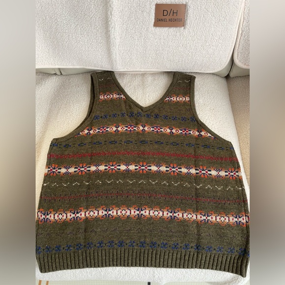 Brand new Ralph Lauren Fair Isle Wool Blend v neck vest - Picture 4 of 6